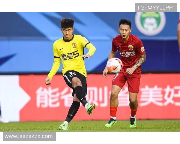 广州排球队耐力问题引发热议球迷与专家观点交锋分析 广州排球队耐力问题引发热议球迷与专家观点交锋分析