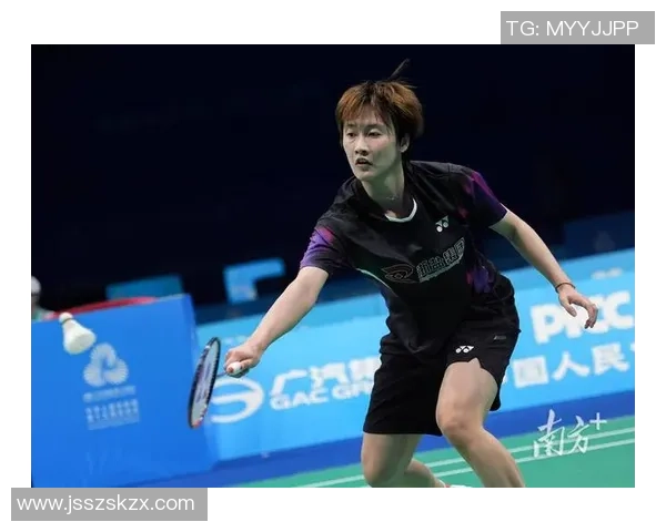 成都羽毛球队与杭州羽毛球队赛后复盘分析比赛经验与战术策略探讨