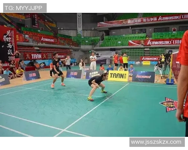 深圳滑板队的防守策略与战术解析提升团队竞技水平的关键因素