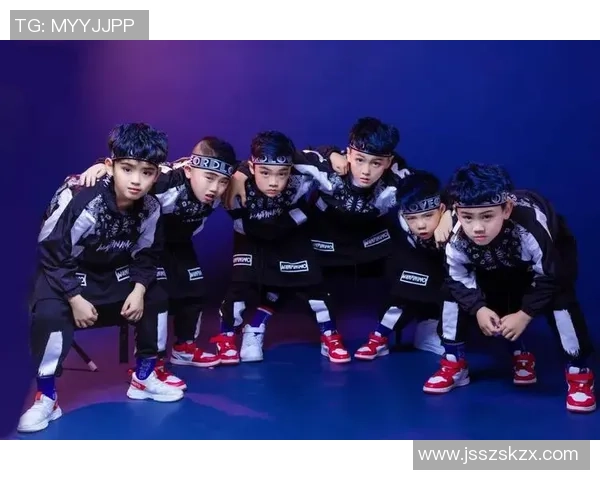 深圳街舞队如何通过战术创新实现进攻模式的全面升级与突破